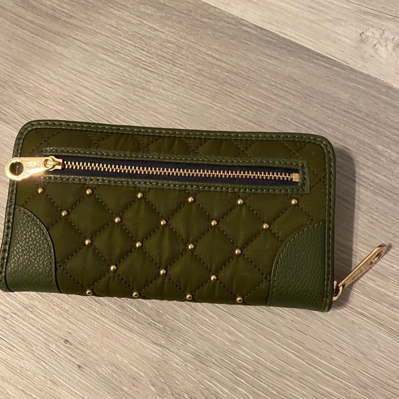 Juicy Couture Wallet - Picture 2 of 2